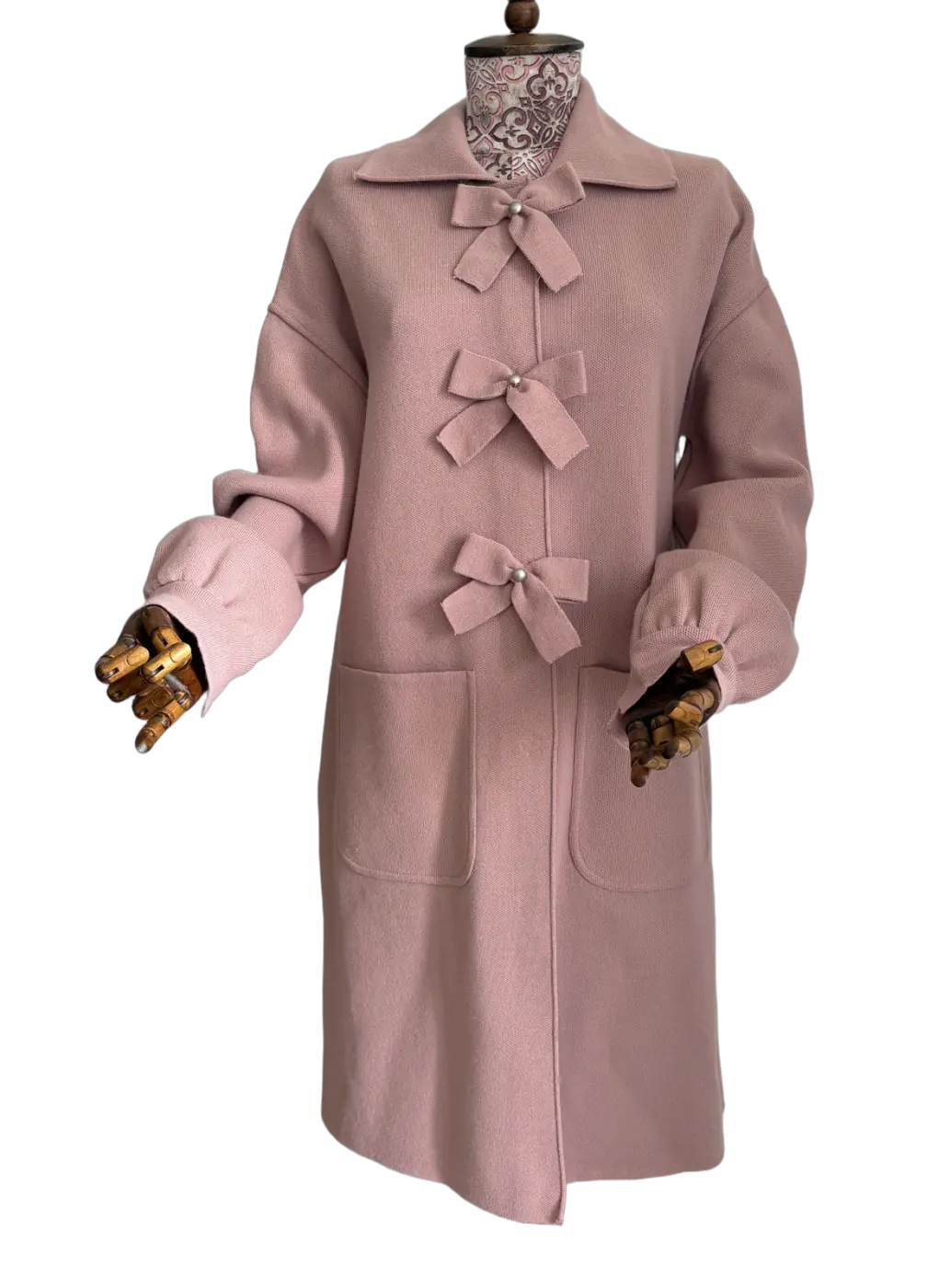 Rose knitted coat with custom bow closure details